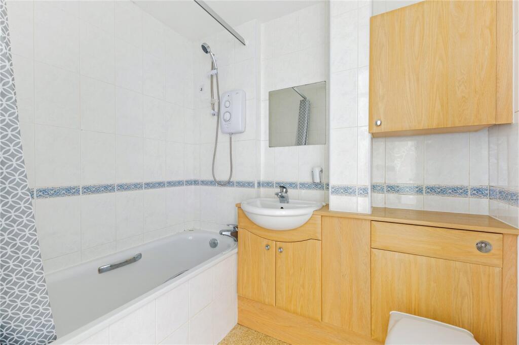 Additional image 10 of Douglas Road, Harpenden, Hertfordshire, AL5