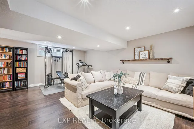 Additional image 27 of 457 Beaumont Cres