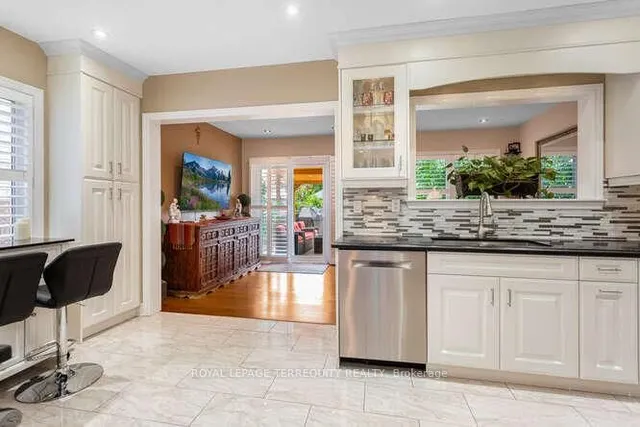 Additional image 5 of 7148 Village Walk