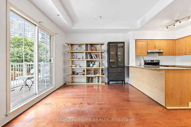 Additional image 10 of 205 Wellesley St Unit 205