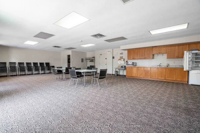 房产图片 34 - 416 Limeridge Rd 单元 216