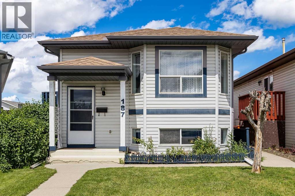 187 Applebrook Circle SE|Calgary, Alberta T2A7T3