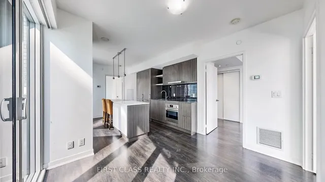 Additional image 4 of 100 Harbour St Unit 1210