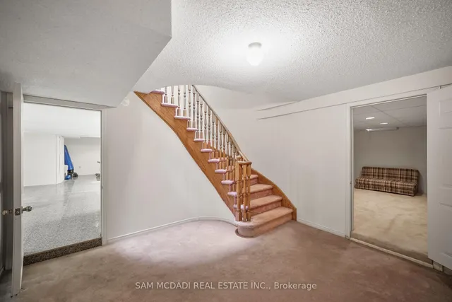 Additional image 34 of 7 Vogue Cres