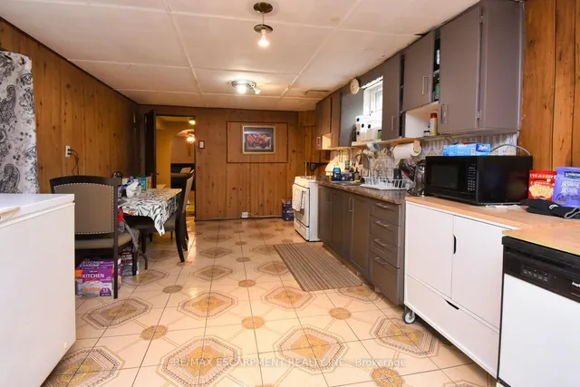 Additional image 27 of 18 Villa Crt