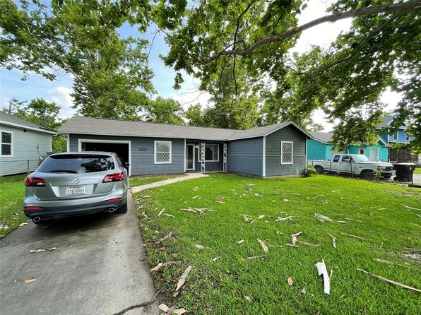 7539 Carothers St, Houston, TX 77028