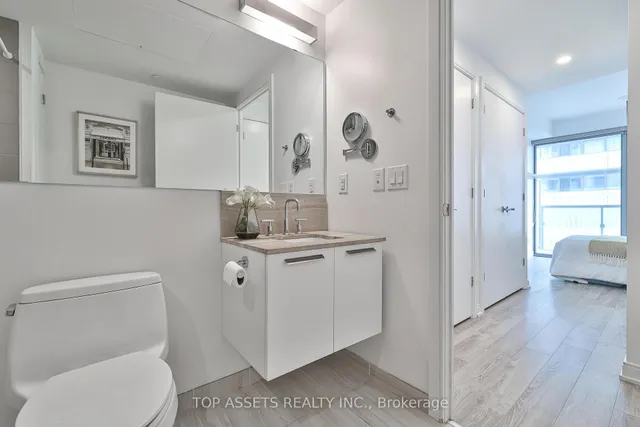 Additional image 31 of 50 Charles St Unit 3707