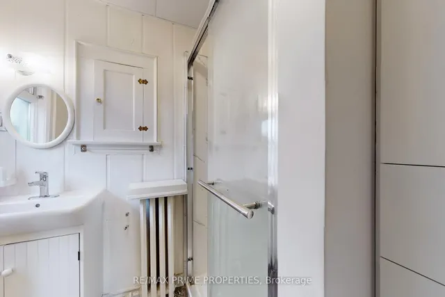 Additional image 15 of 1398 Pape Ave