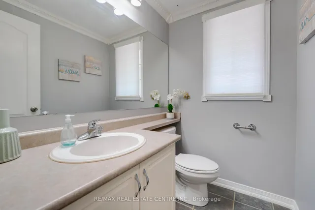 Additional image 12 of 32 Queen Anne Dr