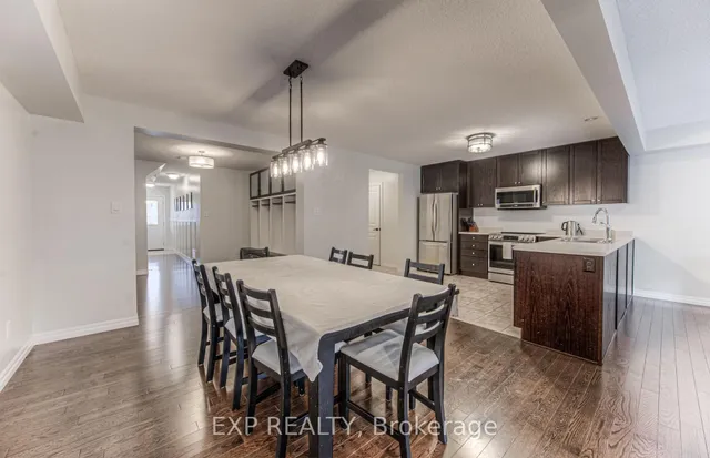 Additional image 8 of 403 Moorlands Cres