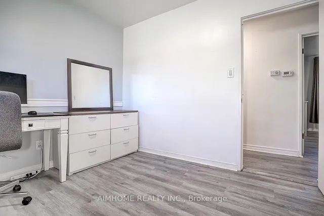 Additional image 24 of 238 KENT Cres