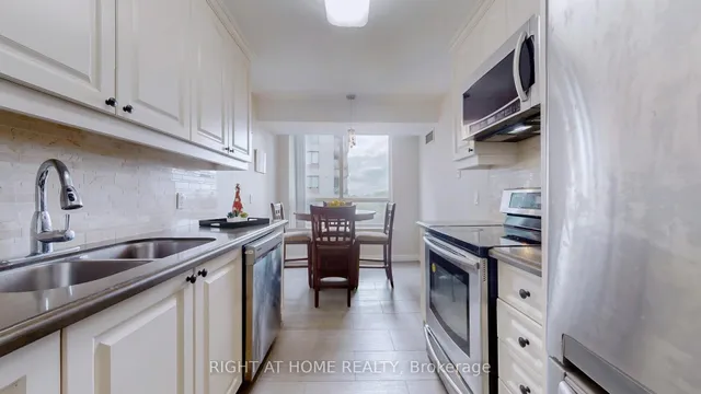 Additional image 12 of 18 Parkview Ave Unit 906