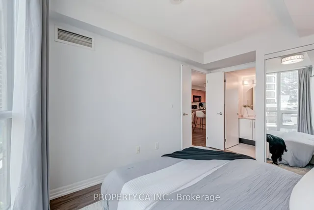 Additional image 14 of 16 Yonge St Unit 807