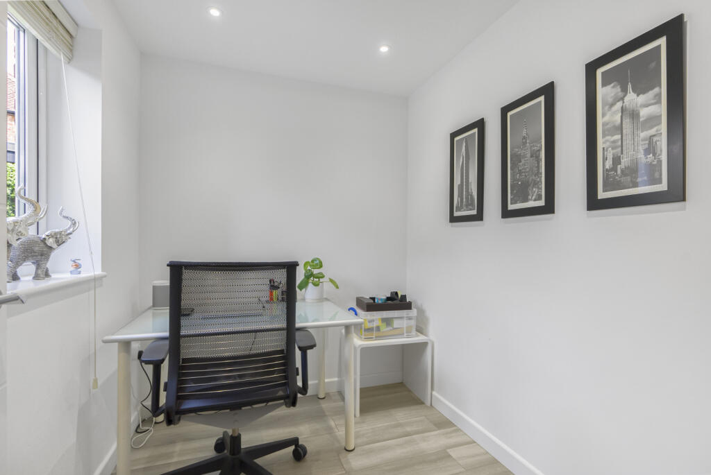 Additional image 16 of Laburnum Grove, St. Albans, Hertfordshire, AL2