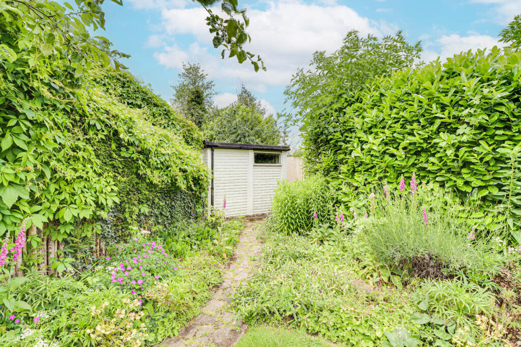 Additional image 20 of Apps Pond, Appspond Lane, Potters Crouch, AL2