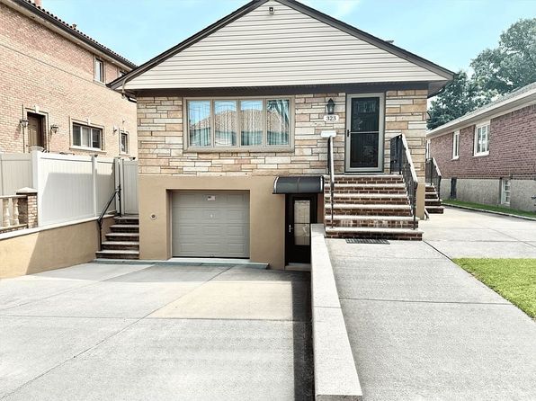 3-23 147th Pl, Flushing, NY 11357