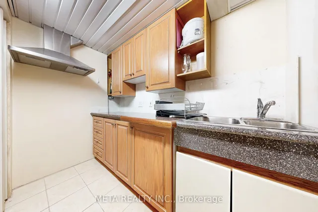 Additional image 33 of 26 Rumi Cres