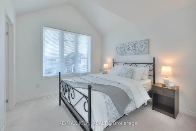 Additional image 24 of 22 Saxony St