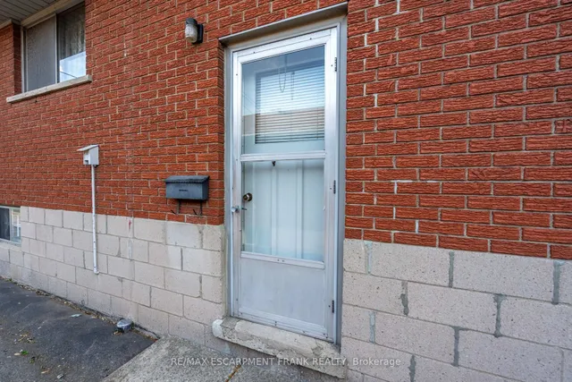 房产图片 42 - 218 BOWMAN 街