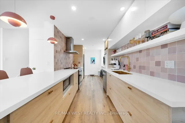 Additional image 2 of 35 Ormskirk Ave Unit 501