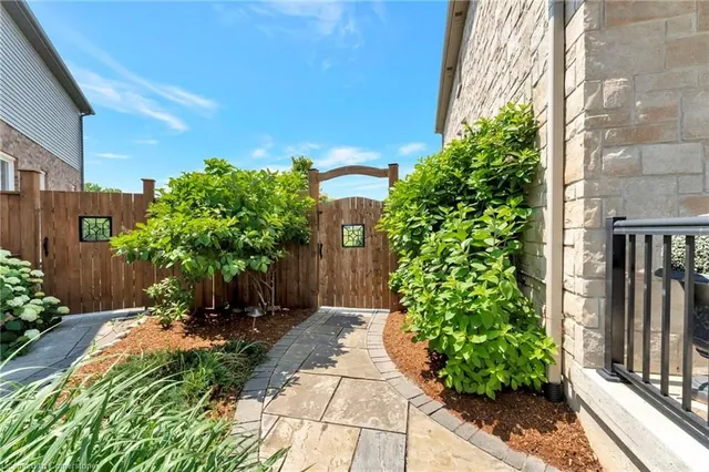 Additional image 33 of 36 Newcastle Crt