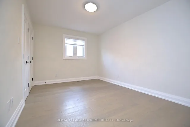 房产图片 22 - 514 Petawawa Cres