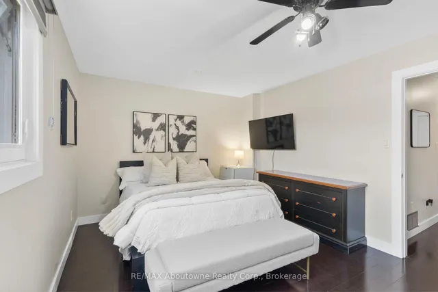 Additional image 16 of 17 Adam St