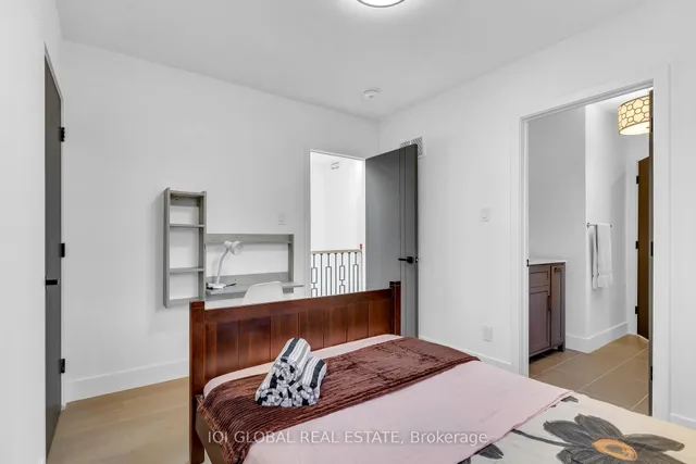 Additional image 28 of 47 Manderley Dr