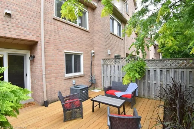 Additional image 39 of 26 Moss Blvd Unit 37