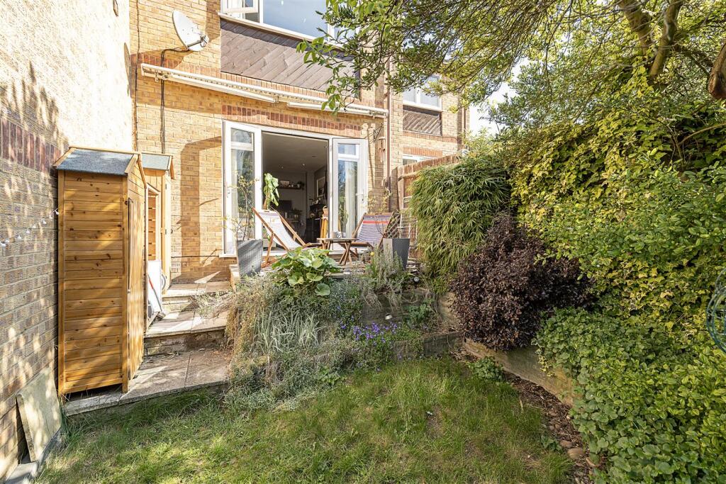 Additional image 11 of Barley Rise, Harpenden