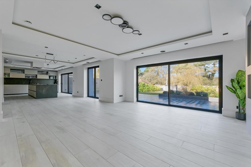 Additional image 11 of Brookmans Avenue, Brookmans Park, Hatfield, Hertfordshire, AL9