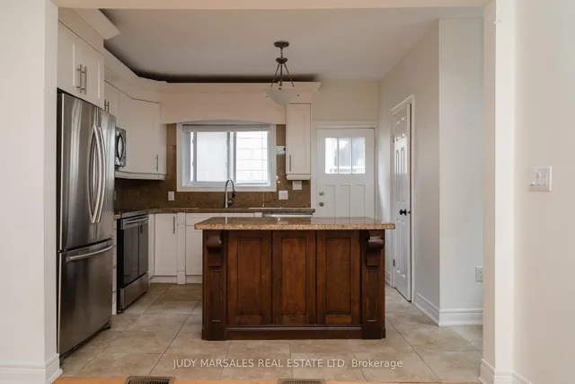 Additional image 10 of 29 Case St