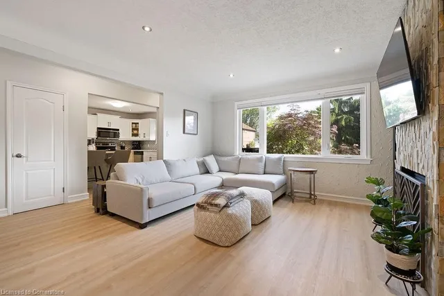 Additional image 17 of 32 Cumming Crt