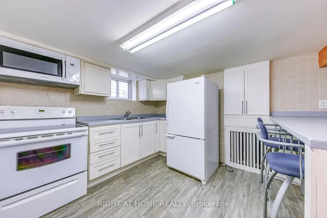 Additional image 33 of 27 Barker Ave