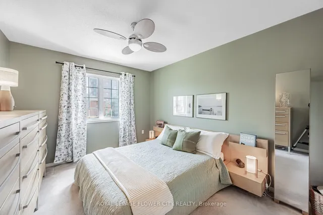 Additional image 19 of 120 Railroad St Unit 40