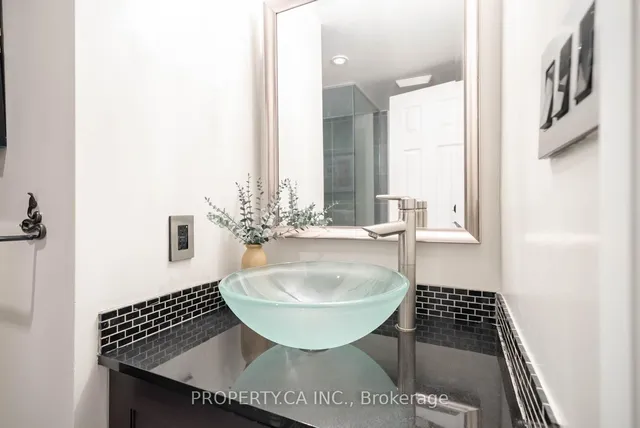 Additional image 37 of 300 Avenue Rd Unit 5