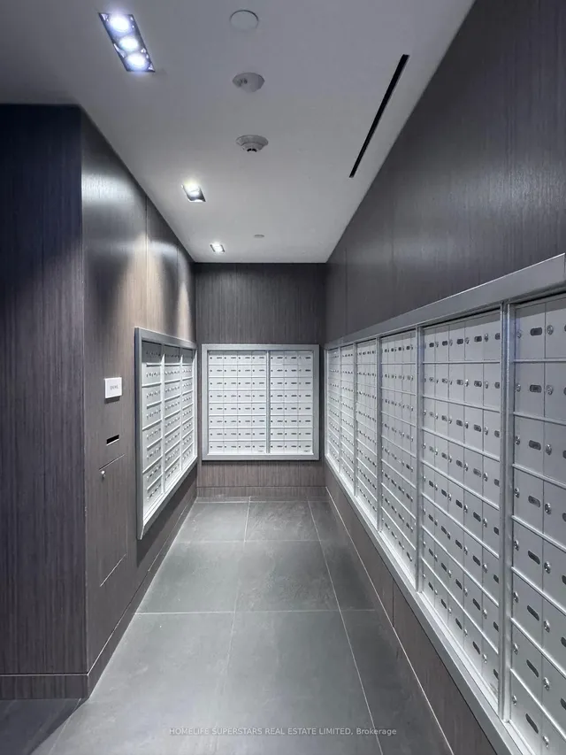 Additional image 8 of 181 Dundas St Unit 611