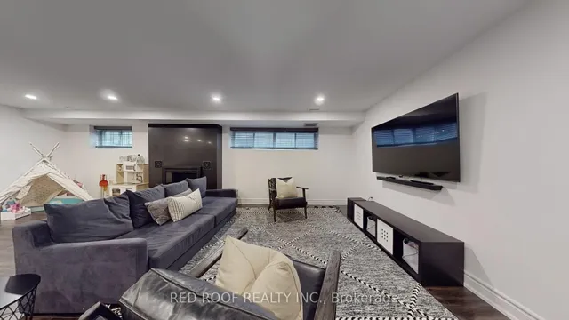 Additional image 31 of 50 Allanhurst Dr