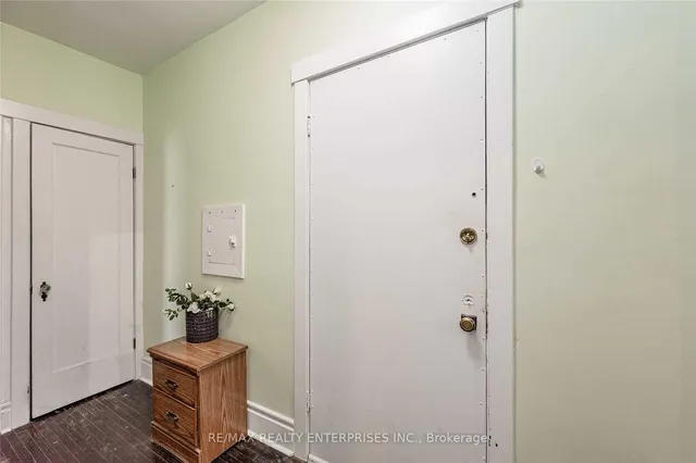 Additional image 4 of 285 King St Unit 6