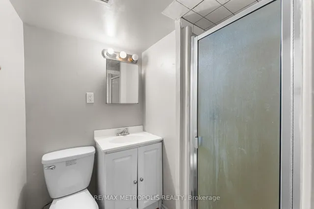 Additional image 30 of 154 Fitzgibbon Ave