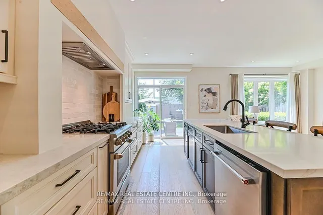 Additional image 11 of 2498 Longridge Cres