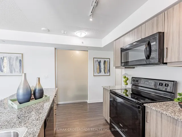 Additional image 7 of 30 Meadowglen Pl Unit 220
