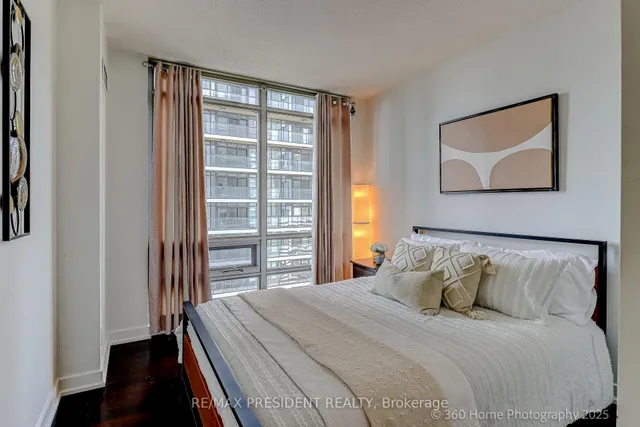 Additional image 18 of 81 Navy Wharf Crt Unit 3608