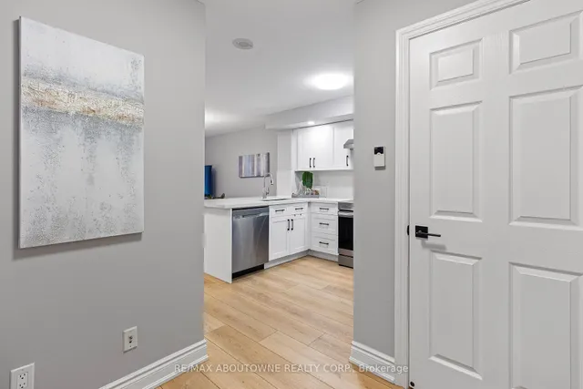 Additional image 6 of 5233 Dundas St Unit 227