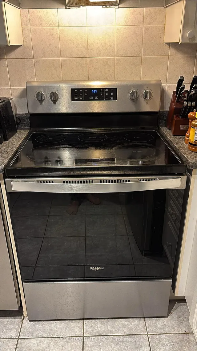 Additional image 2 of 909 Bay St Unit 607