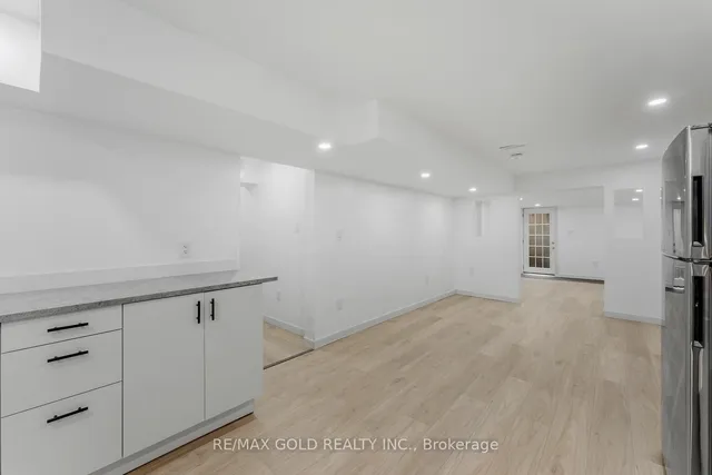 Additional image 38 of 17 Madrid Cres