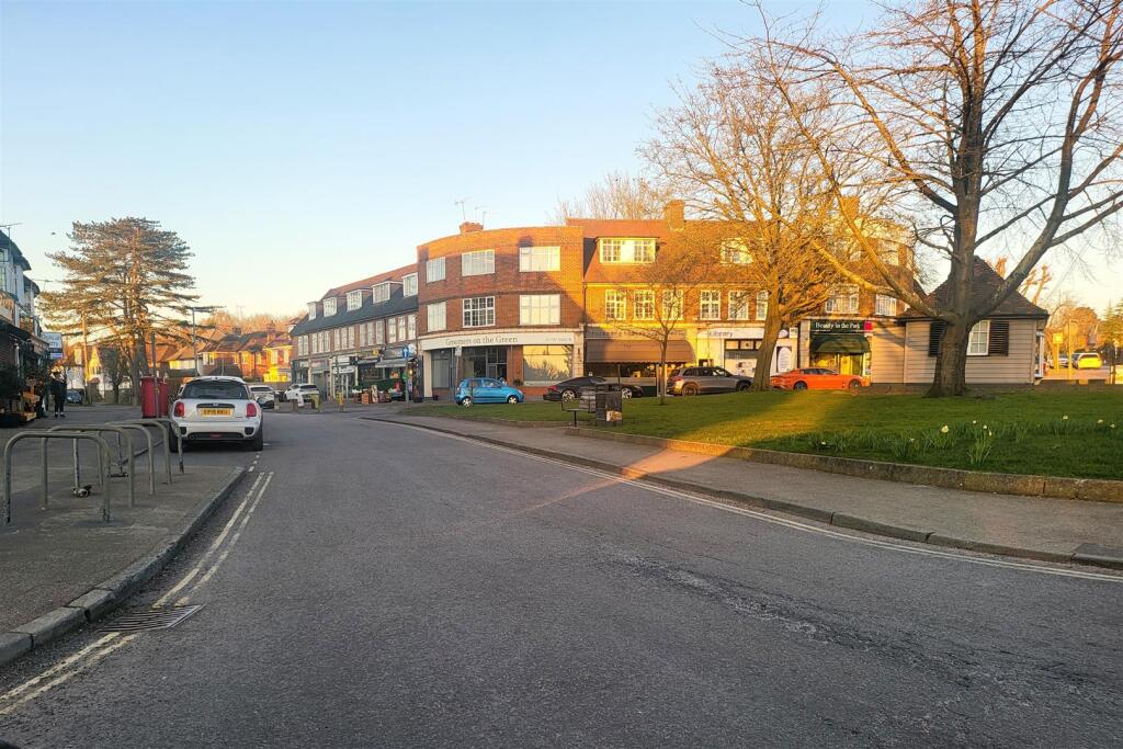 Additional image 25 of Green Close, Brookmans Park, AL9