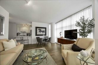 1106-10 Navy Wharf Ct