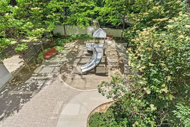 Additional image 29 of 35 Hollywood Ave Unit 211