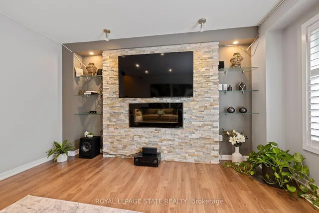 Additional image 31 of 136 Crafter Cres